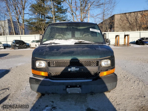 2004 Chevrolet Express Cargo Van with VIN 1GCGG25V841115584, listed as a Copart auction lot 88891785 with 0 mi miles and Clean Title. Bid and sale history available at carsss.com. Image 5.