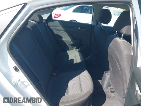 2021 Hyundai Accent SE z VIN 3KPC24A6XME153337, wystawiony jako IAAI lot #42344593 z przebiegiem 86 079 mil mil oraz . Historia ofert i sprzedaży dostępna na DreamBid. Obrazek 8.