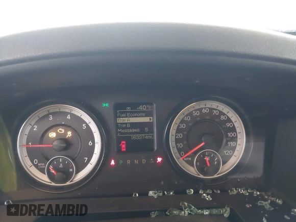 2014 Ram 1500 Tradesman z VIN 1C6RR7FGXES305972, wystawiony jako IAAI lot #42149659 z przebiegiem 163 374 mil mil oraz . Historia ofert i sprzedaży dostępna na DreamBid. Obrazek 7.