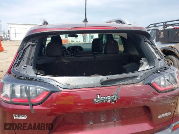 2019 Jeep Cherokee Latitude Plus z VIN 1C4PJLLB1KD220432, wystawiony jako IAAI lot #42395512 z przebiegiem 120 011 mil mil oraz . Historia ofert i sprzedaży dostępna na DreamBid. Obrazek 6.
