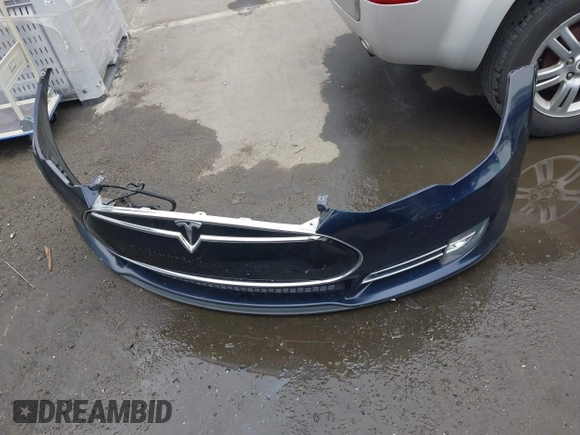 2014 Tesla Model S 60 with VIN 5YJSA1H10EFP30234, listed as a IAAI auction lot 42182249 with 186,654 mi miles and . Bid and sale history available at DreamBid. Image 19.