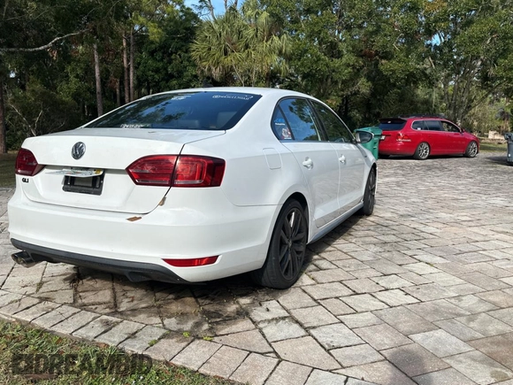 2014 Volkswagen Jetta GLI Edition 30 with VIN 3VW4S7AJ9EM307972, listed as a Copart auction lot 85949964 with 91,661 mi miles and Clean title. Bid and sale history available at DreamBid. Image 4.