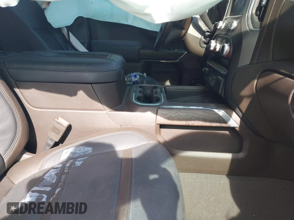 2020 GMC Sierra 1500 Denali z VIN 1GTU9FEL8LZ203683, wystawiony jako IAAI lot #42225894 z przebiegiem 42 577 mil mil oraz . Historia ofert i sprzedaży dostępna na DreamBid. Obrazek 5.