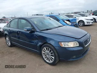 2009 Volvo S40 2.4L с VIN YV1MS382292445158, выставлен на аукционе IAAI как лот 42032933 с пробегом 129 025 миль миль и . История ставок и продаж доступна на DreamBid. Изображение 6.
