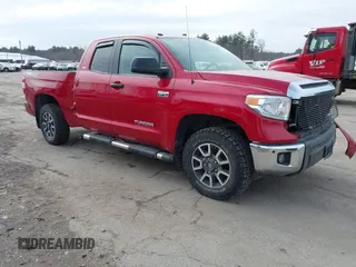 2017 Toyota Tundra SR z VIN 5TFUY5F14HX666949, wystawiony jako IAAI lot #41685402 z przebiegiem 108 628 mil mil oraz . Historia ofert i sprzedaży dostępna na DreamBid. Obrazek 1.