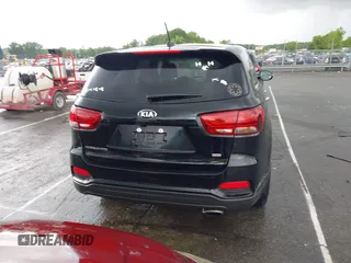 2019 Kia Sorento L z VIN 5XYPG4A39KG584941, wystawiony jako IAAI lot #42236774 z przebiegiem 93 158 mil mil oraz . Historia ofert i sprzedaży dostępna na DreamBid. Obrazek 16.