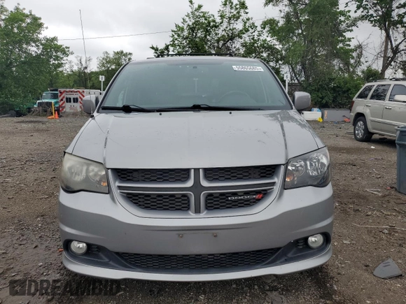 2015 Dodge Grand Caravan R/T with VIN 2C4RDGEG8FR607627, listed as a Copart auction lot 55865685 with 136,140 mi miles and Clean Title. Bid and sale history available at DreamBid. Image 5.