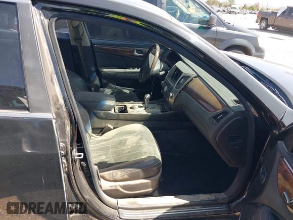 2013 Hyundai Equus Signature with VIN KMHGH4JH0DU059580, listed as a IAAI auction lot 41993494 with 89,403 mi miles and . Bid and sale history available at DreamBid. Image 5.