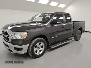 2021 Ram 1500 Lone Star z VIN 1C6RREBT9MN709284, wystawiony jako Copart lot #49587665 z przebiegiem 87 702 mil mil oraz Czysty tytuł • Clean title. Historia ofert i sprzedaży dostępna na DreamBid. Obrazek 1.