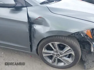 2017 Hyundai Elantra Value Edition z VIN KMHD84LF5HU291337, wystawiony jako IAAI lot #42038011 z przebiegiem 92 516 mil mil oraz . Historia ofert i sprzedaży dostępna na DreamBid. Obrazek 6.