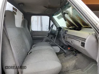 1997 Ford F-250 z VIN 3FTHF26H1VMA08574, wystawiony jako Copart lot #61541455 z przebiegiem Nie podano mil oraz Szkoda całkowita • Salvage title. Historia ofert i sprzedaży dostępna na DreamBid. Obrazek 10.