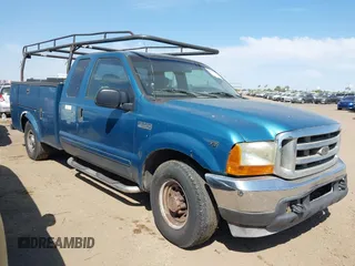 2001 Ford F-250 XL z VIN 1FTNX20L11EC44316, wystawiony jako IAAI lot #42381742 z przebiegiem 290 049 mil mil oraz . Historia ofert i sprzedaży dostępna na DreamBid. Obrazek 1.
