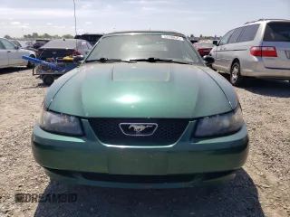 2003 Ford Mustang Deluxe z VIN 1FAFP44493F325215, wystawiony jako Copart lot #53830355 z przebiegiem 58 002 mil mil oraz Czysty tytuł • Clean title. Historia ofert i sprzedaży dostępna na DreamBid. Obrazek 5.