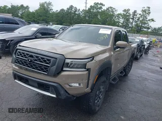 2024 Nissan Frontier Pro-4X z VIN 1N6ED1EK0RN644461, wystawiony jako IAAI lot #42618837 z przebiegiem 18 179 mil mil oraz . Historia ofert i sprzedaży dostępna na DreamBid. Obrazek 18.