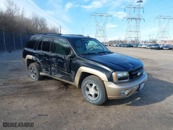 2004 Chevrolet TrailBlazer LS with VIN 1GNDT13S742304861, listed as a IAAI auction lot 41597648 with 126,526 mi miles. Bid and sale history available at carsss.com. Image 1.