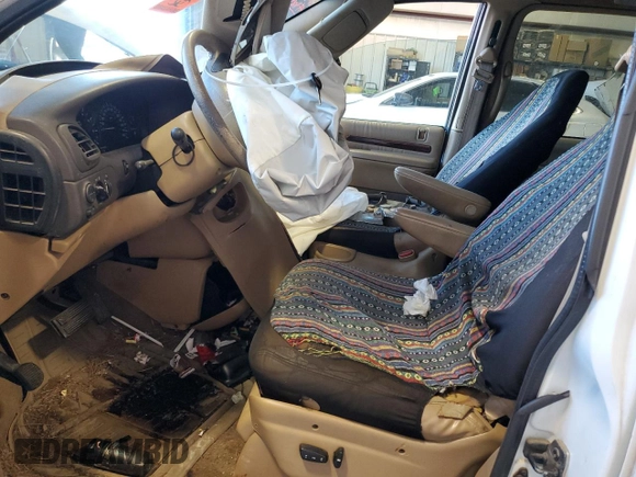 2000 Chrysler Town & Country LXi with VIN 1C4GP54L8YB549019, listed as a Copart auction lot 49186805 with 186,815 mi miles and Salvage Title. Bid and sale history available at carsss.com. Image 7.