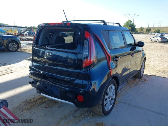 2017 Kia Soul + with VIN KNDJP3A55H7462679, listed as a IAAI auction lot 41985241 with 118,186 mi miles. Bid and sale history available at carsss.com. Image 4.