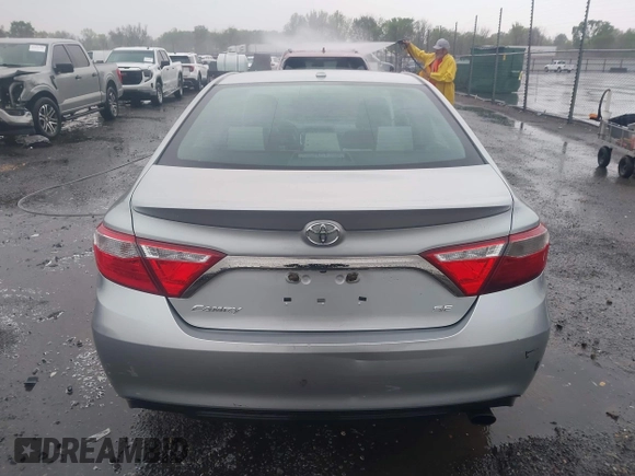 2015 Toyota Camry XLE with VIN 4T1BF1FK0FU110663, listed as a IAAI auction lot 41931382 with 187,648 mi miles. Bid and sale history available at carsss.com. Image 15.