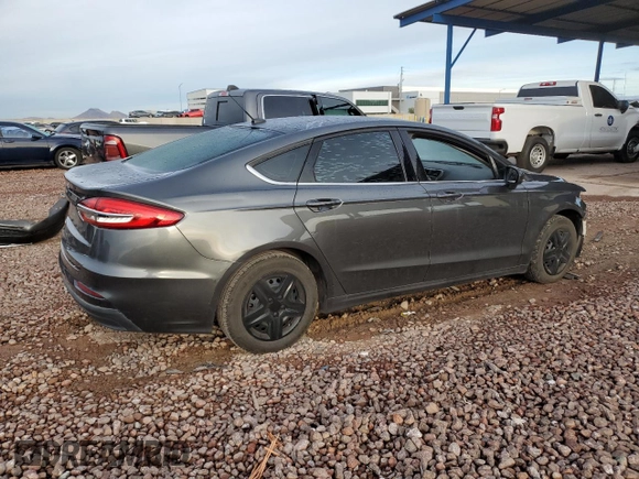 2019 Ford Fusion S with VIN 3FA6P0G77KR284566, listed as a Copart auction lot 49123375 with 189,516 mi miles and Salvage Title. Bid and sale history available at DreamBid. Image 3.