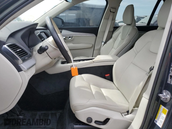 2022 Volvo XC90 Momentum with VIN YV4102CK3N1866321, listed as a Copart auction lot 75174454 with 11,465 mi miles and Non Repairable. Bid and sale history available at DreamBid. Image 7.