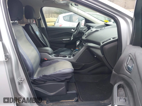 2015 Ford Escape SE with VIN 1FMCU9GX0FUB99881, listed as a IAAI auction lot 41919660 with 138,561 mi miles. Bid and sale history available at carsss.com. Image 5.