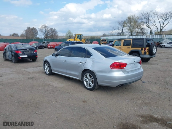 2012 Volkswagen Passat SE w/Sunroof with VIN 1VWBM7A32CC100678, listed as a IAAI auction lot 41925484 with 154,373 mi miles. Bid and sale history available at carsss.com. Image 3.