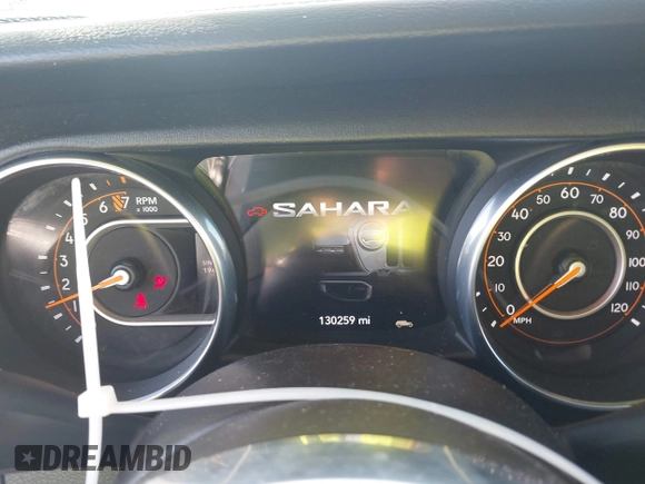 2018 Jeep Wrangler Unlimited Sahara z VIN 1C4HJXEG9JW227829, wystawiony jako IAAI lot #42099356 z przebiegiem 130 259 mil mil oraz . Historia ofert i sprzedaży dostępna na DreamBid. Obrazek 7.