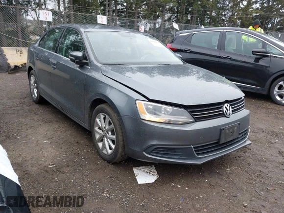 2013 Volkswagen Jetta Sedan SE with VIN 3VWDP7AJ3DM436807, listed as a IAAI auction lot 41846829 with 104,253 mi miles. Bid and sale history available at carsss.com. Image 1.