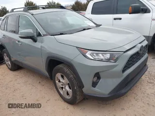 2021 Toyota RAV4 XLE with VIN 2T3P1RFV8MW140317, listed as a IAAI auction lot 41431559 with 101,600 mi miles. Bid and sale history available at carsss.com. Image 1.