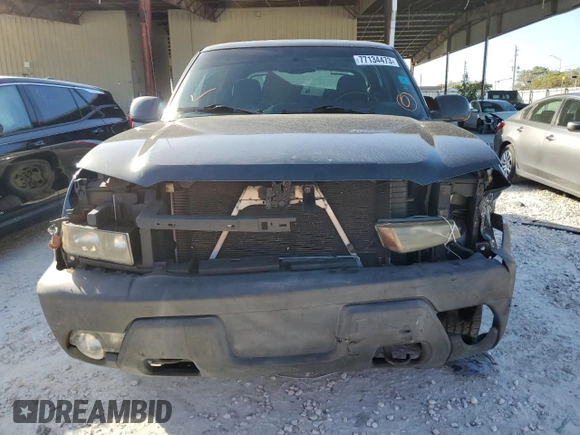 2003 Chevrolet Avalanche with VIN 3GNEC13T63G270480, listed as a Copart auction lot 77134473 with 370,649 mi miles and Non Repairable. Bid and sale history available at carsss.com. Image 5.