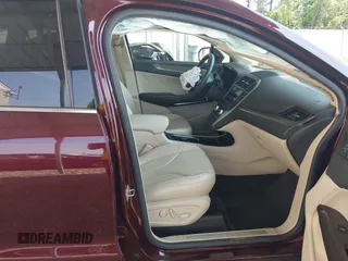 2017 Lincoln MKC Reserve с VIN 5LMCJ3D97HUL30963, выставлен на аукционе IAAI как лот 42502238 с пробегом 51 038 миль миль и . История ставок и продаж доступна на DreamBid. Изображение 5.