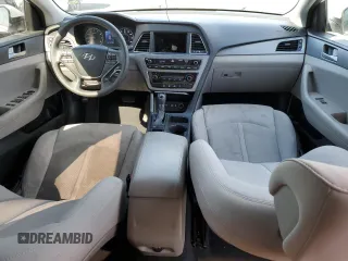 2016 Hyundai Sonata SE z VIN 5NPE24AF2GH348048, wystawiony jako Copart lot #59058185 z przebiegiem 137 605 mil mil oraz Czysty tytuł • Clean title. Historia ofert i sprzedaży dostępna na DreamBid. Obrazek 8.