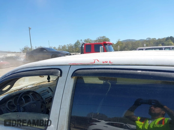 2006 Toyota Tacoma z VIN 3TMLU42N26M004719, wystawiony jako IAAI lot #40569250 z przebiegiem Nie podano mil oraz . Historia ofert i sprzedaży dostępna na DreamBid. Obrazek 6.