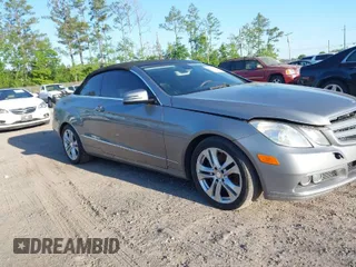 2011 Mercedes-Benz E-Class E 350 with VIN WDDKK5GFXBF080505, listed as a IAAI auction lot 41759498 with 226,419 mi miles. Bid and sale history available at carsss.com. Image 1.