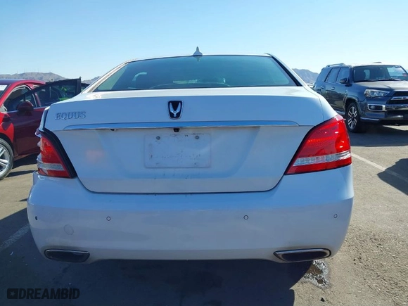 2014 Hyundai Equus Ultimate with VIN KMHGH4JHXEU089655, listed as a IAAI auction lot 41610773 with NaN miles. Bid and sale history available at carsss.com. Image 15.