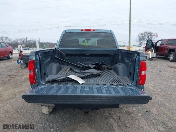 2010 Chevrolet Silverado 1500 LT with VIN 3GCRKSE38AG195486, listed as a IAAI auction lot 41589217 with 188,736 mi miles. Bid and sale history available at carsss.com. Image 16.