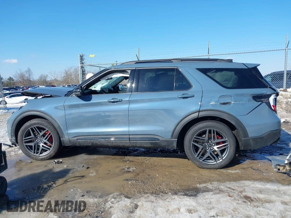 2025 Ford Explorer ST with VIN 1FMWK8GC6SGA62334, listed as a IAAI auction lot 41411762 with 3,854 mi miles. Bid and sale history available at carsss.com. Image 15.