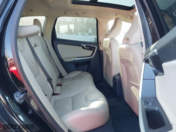 2016 Volvo XC60 T5 Premier with VIN YV4612RK5G2842318, listed as a IAAI auction lot 41743162 with 155,576 mi miles. Bid and sale history available at carsss.com. Image 8.