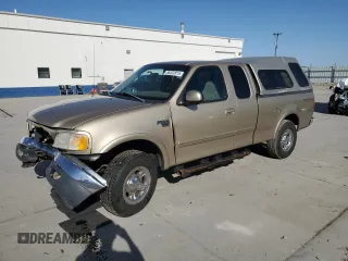1999 Ford F-150 XL z VIN 1FTRX18L5XKA44484, wystawiony jako Copart lot #56232815 z przebiegiem 177 990 mil mil oraz Szkoda całkowita • Salvage title. Historia ofert i sprzedaży dostępna na DreamBid. Obrazek 1.