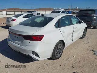 2022 Kia Forte LXS z VIN 3KPF24AD7NE479402, wystawiony jako IAAI lot #41629995 z przebiegiem 54 864 mil mil oraz . Historia ofert i sprzedaży dostępna na DreamBid. Obrazek 4.