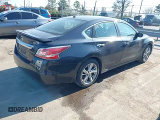 2015 Nissan Altima SV with VIN 1N4AL3AP1FC258422, listed as a IAAI auction lot 41537701 with 129,355 mi miles and . Bid and sale history available at carsss.com. Image 4.