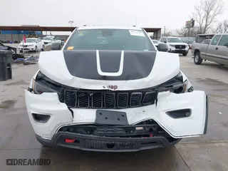 2019 Jeep Grand Cherokee Trailhawk with VIN 1C4RJFLG0KC837817, listed as a IAAI auction lot 41754787 with 86,235 mi miles. Bid and sale history available at carsss.com. Image 13.