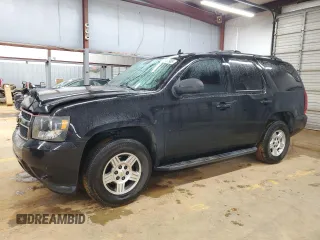 2008 Chevrolet Tahoe LS z VIN 1GNFC13C68J136059, wystawiony jako Copart lot #44361965 z przebiegiem 231 398 mil mil oraz Szkoda całkowita • Salvage title. Historia ofert i sprzedaży dostępna na DreamBid. Obrazek 1.
