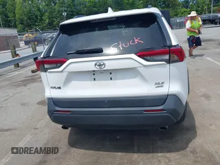 2019 Toyota RAV4 XLE with VIN 2T3P1RFV0KC008652, listed as a IAAI auction lot 42508557 with 87,684 mi miles and . Bid and sale history available at DreamBid. Image 16.