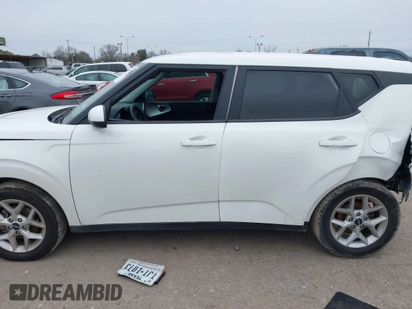 2023 Kia Soul S with VIN KNDJ23AUXP7215033, listed as a IAAI auction lot 41598392 with 49,416 mi miles. Bid and sale history available at carsss.com. Image 13.