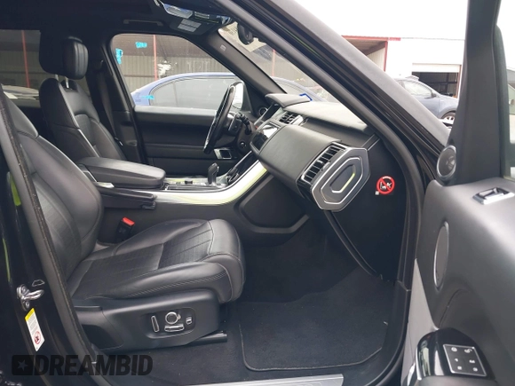 2019 Land Rover Range Rover Sport HSE Dynamic with VIN SALWV2SV0KA420637, listed as a IAAI auction lot 41484130 with 91,449 mi miles. Bid and sale history available at carsss.com. Image 5.