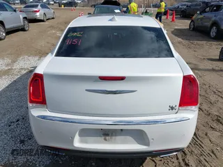 2016 Chrysler 300 with VIN 2C3CCAET1GH165675, listed as a IAAI auction lot 41689151 with 195,094 mi miles. Bid and sale history available at carsss.com. Image 16.