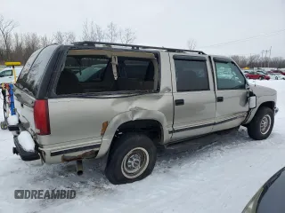 1999 GMC Suburban with VIN 3GKGK26J7XG537043, listed as a Copart auction lot 44683575 with 196,124 mi miles and Salvage Title. Bid and sale history available at carsss.com. Image 3.