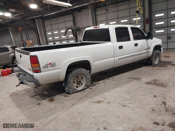 2004 GMC Sierra 2500HD SLE with VIN 1GTHK23134F120214, listed as a IAAI auction lot 41611677 with 315,585 mi miles. Bid and sale history available at carsss.com. Image 4.