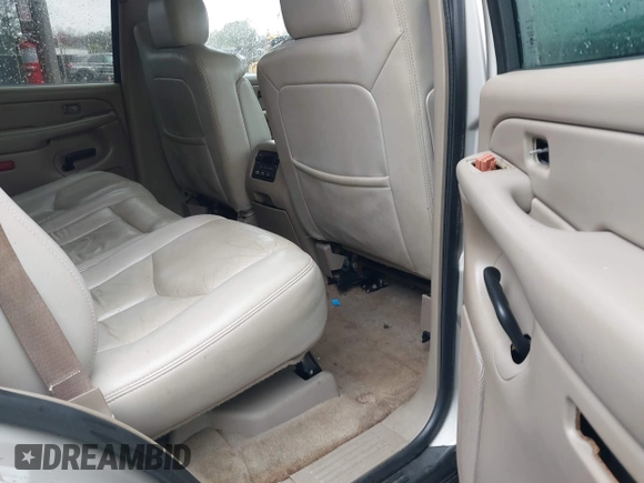 2004 Chevrolet Tahoe LT z VIN 1GNEC13Z04R309134, wystawiony jako IAAI lot #41747014 z przebiegiem Nie podano mil oraz . Historia ofert i sprzedaży dostępna na DreamBid. Obrazek 8.